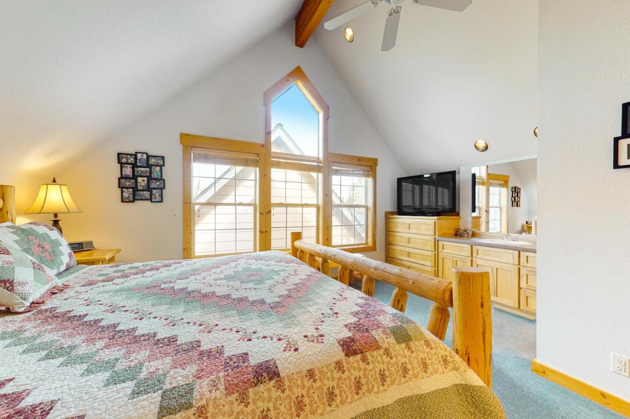 Cinnamon Teal Chalet Redmond Exterior photo